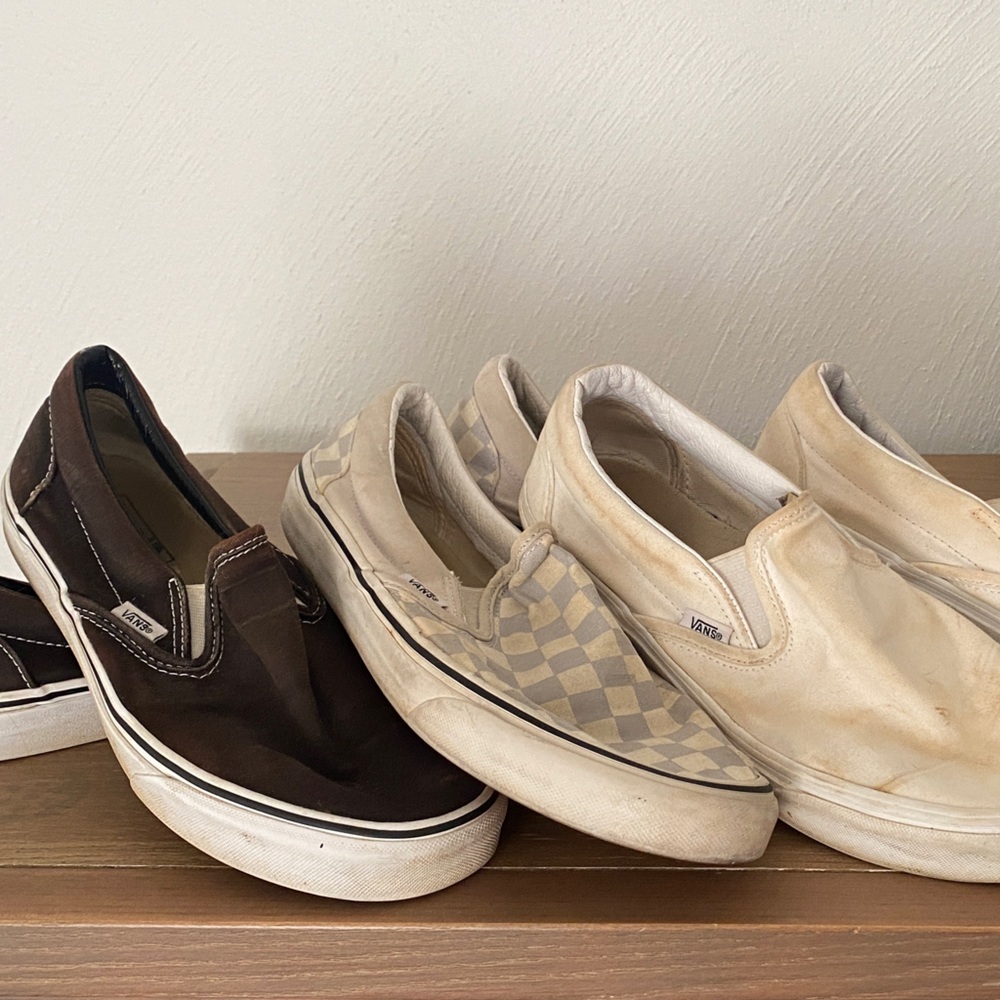 Women sz 10, 9.5 Vans Classic Slip-On Sneakers